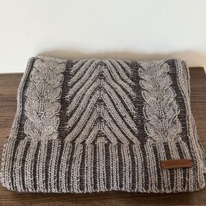 Timberland Gray Cable Knit scarf